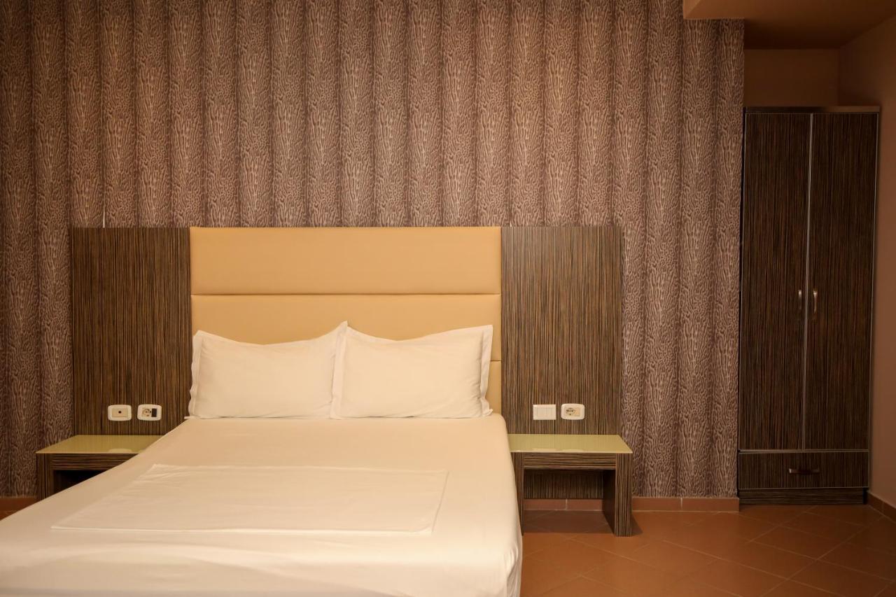 Hotel Aliko Vlore Bagian luar foto