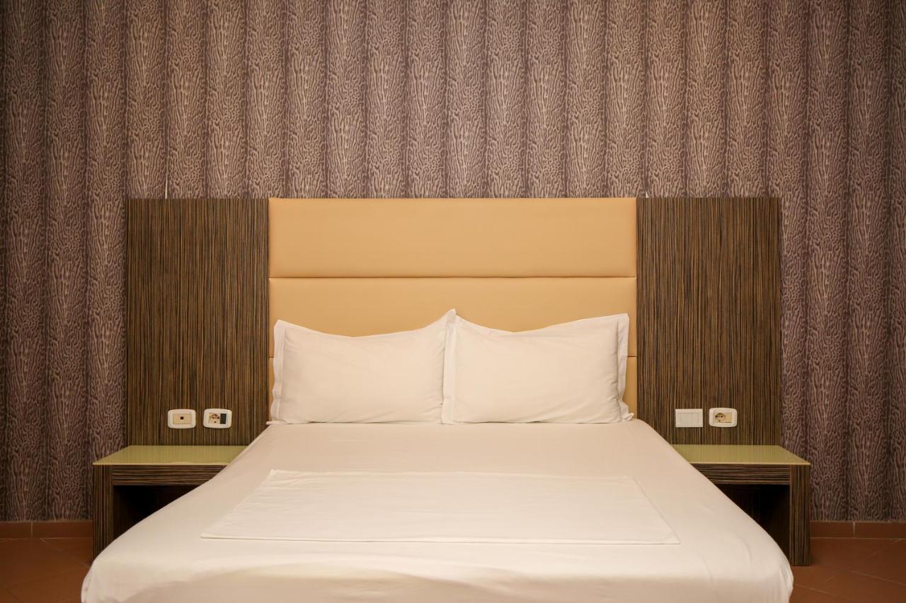 Hotel Aliko Vlore Bagian luar foto